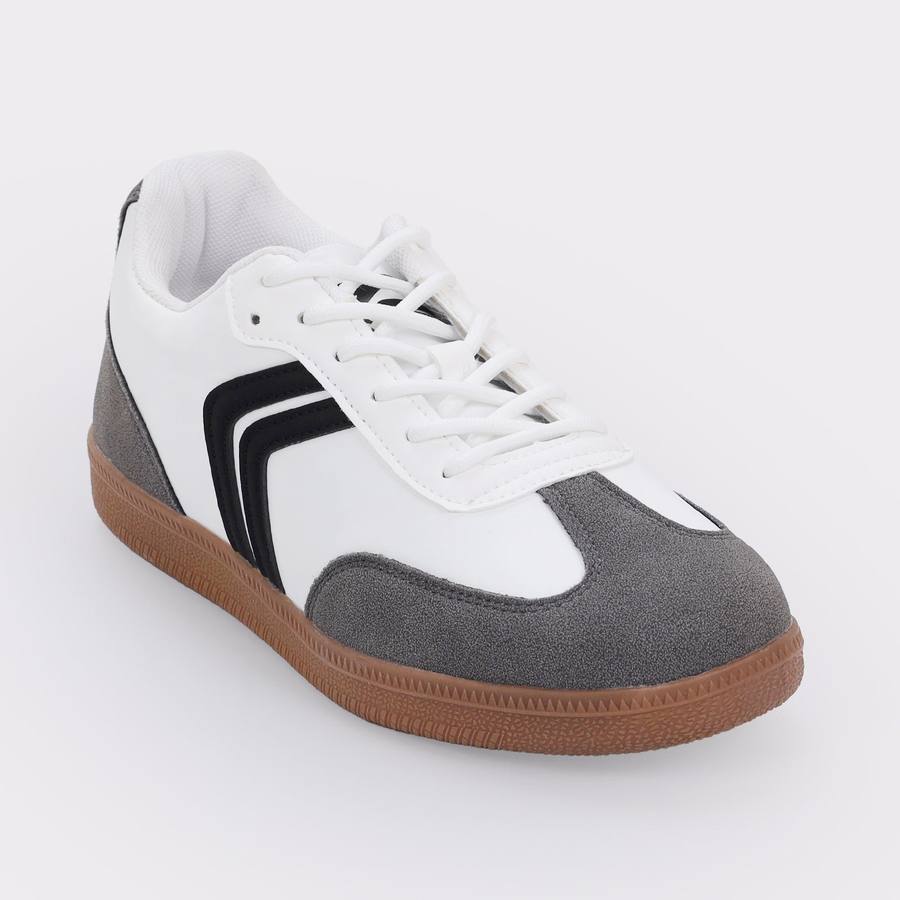 Women’s footwear, reference catalog photograph